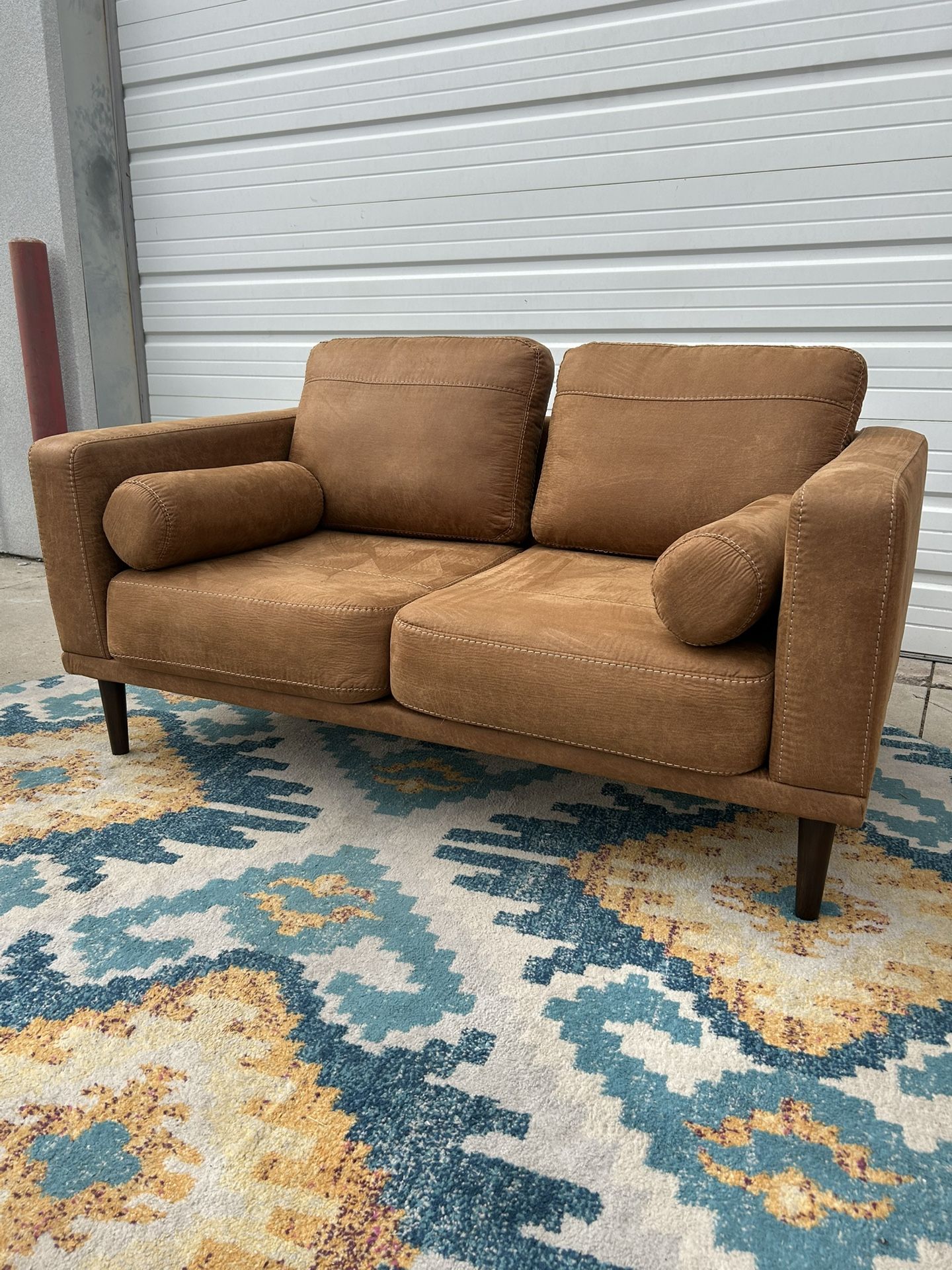 Luxury Loveseat Couch (Free Delivery)