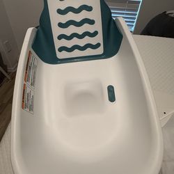 Baby bath tub