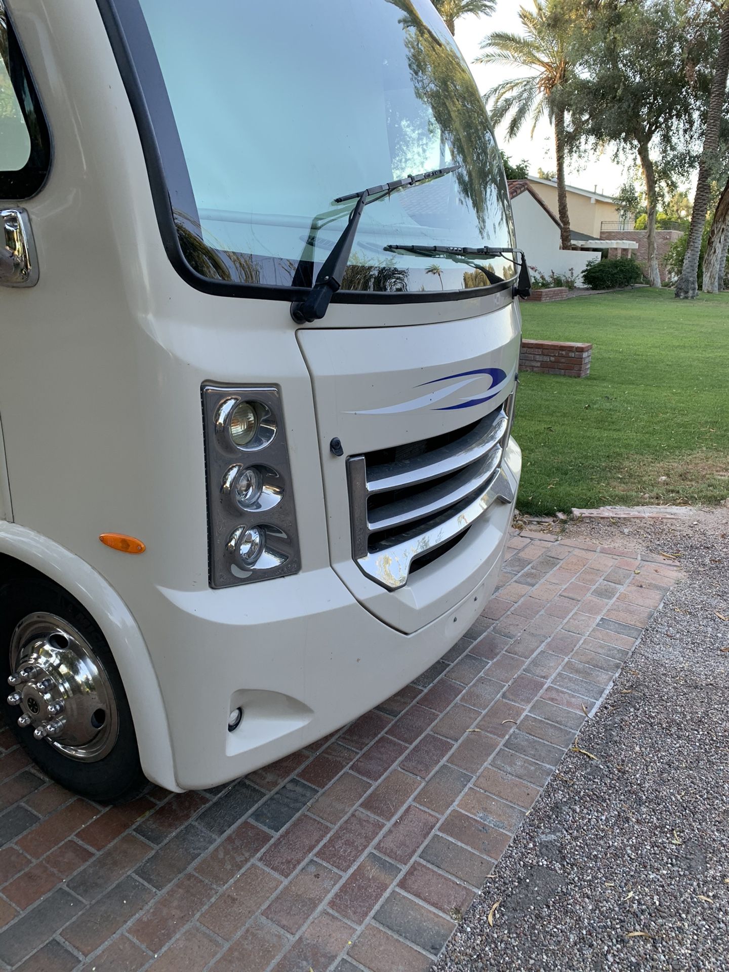 2015 Thor Vegas 24.2 Class A Motorhome RV Like New! for Sale in Phoenix