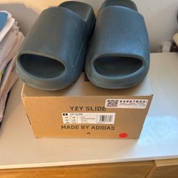 Adidas yeezy Slides Dark Grey Men Size 10 - Slightly Used