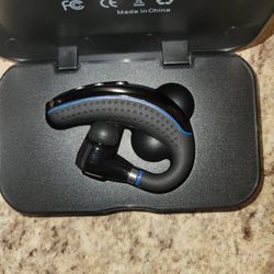 BRAND NEW BLUETOOTH HEADSET/AVAILABLE 