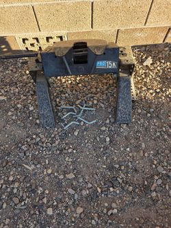 Fifth wheel Hitch