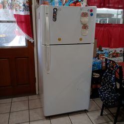 Free working fridge