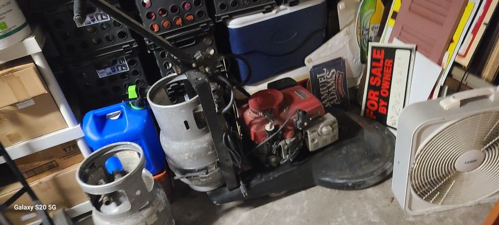 Honda 21 inch propane buffer.