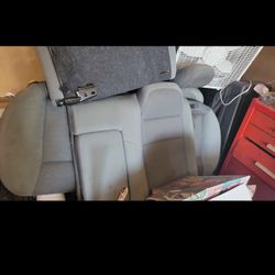 2005-2010 Chrysler 300 front And Rear Seats 