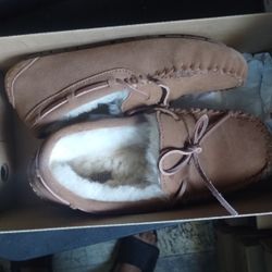 B U R L E I G H Quality Sheepskin Moccasins