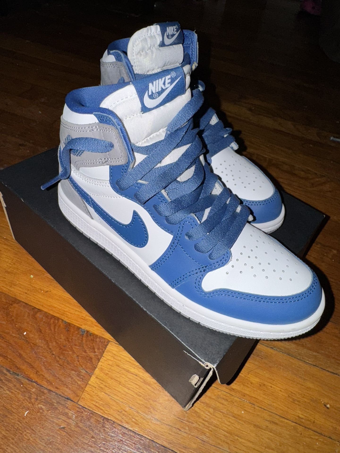 Nike Air Jordan 1 Retro High OG "True Blue" sneaker