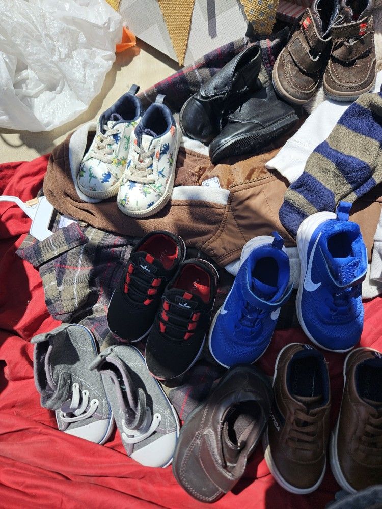 Boys Tennis Shoes.