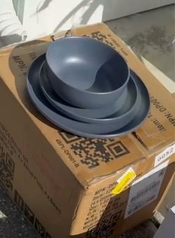12 Piece Dinnerware set