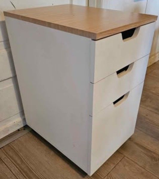 Night stand Table (In BURIEN)