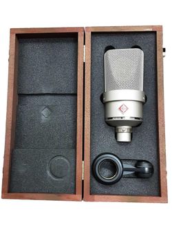 Newmann P48 Silver Corded Microphone