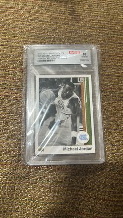 Lot of sports card including numbered uptown and some autos