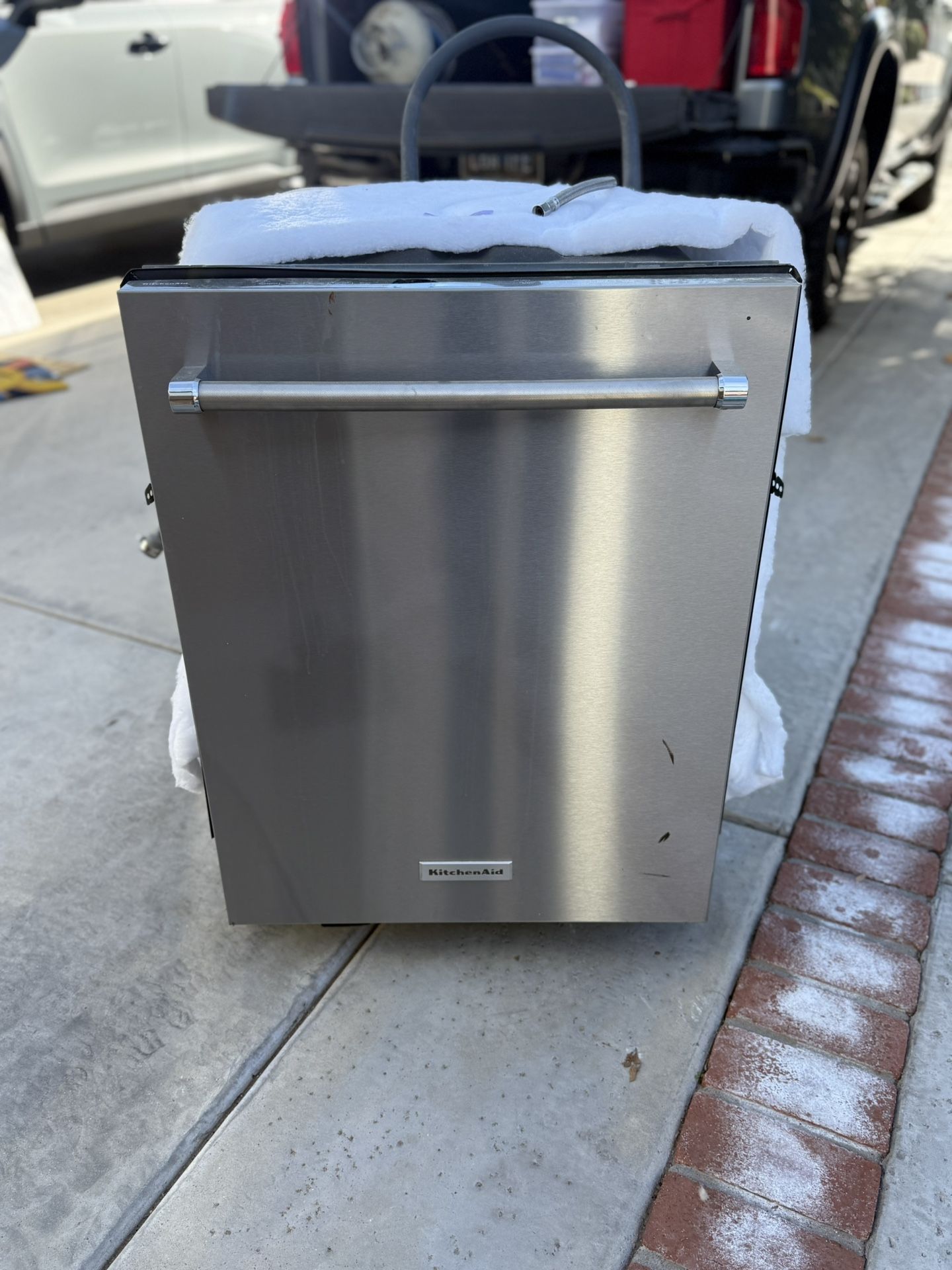 Nearly Brand New Kitchen Aid Dishwasher