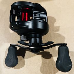 🔥 Like New Fuego CT100XSL 8.1:1 Baitcasting Reel – Left Hand, Smooth & Powerful!