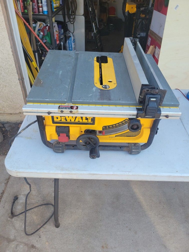 10 Inch DEWALT TABLE SAW