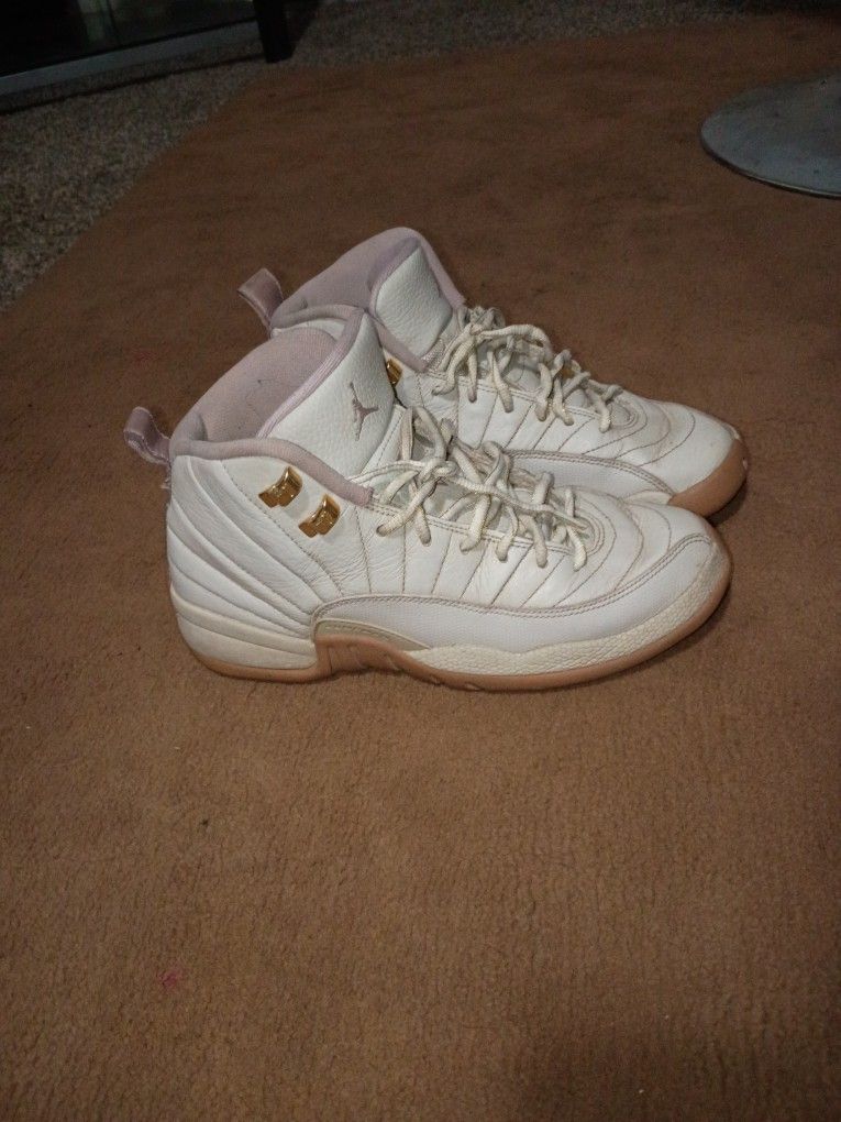 Air Jordan Retros 12s Ovo White : Size . 7