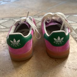 Sz 6 Pink/green/black Sneakers