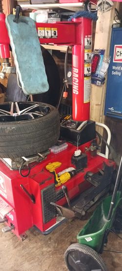 Tire Machine W/ Balancer