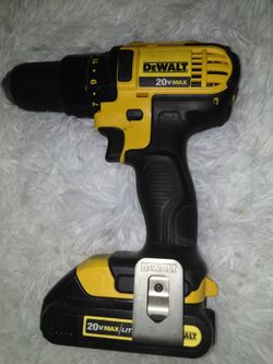 DeWalt 20 V Drill with battery ( no charger)