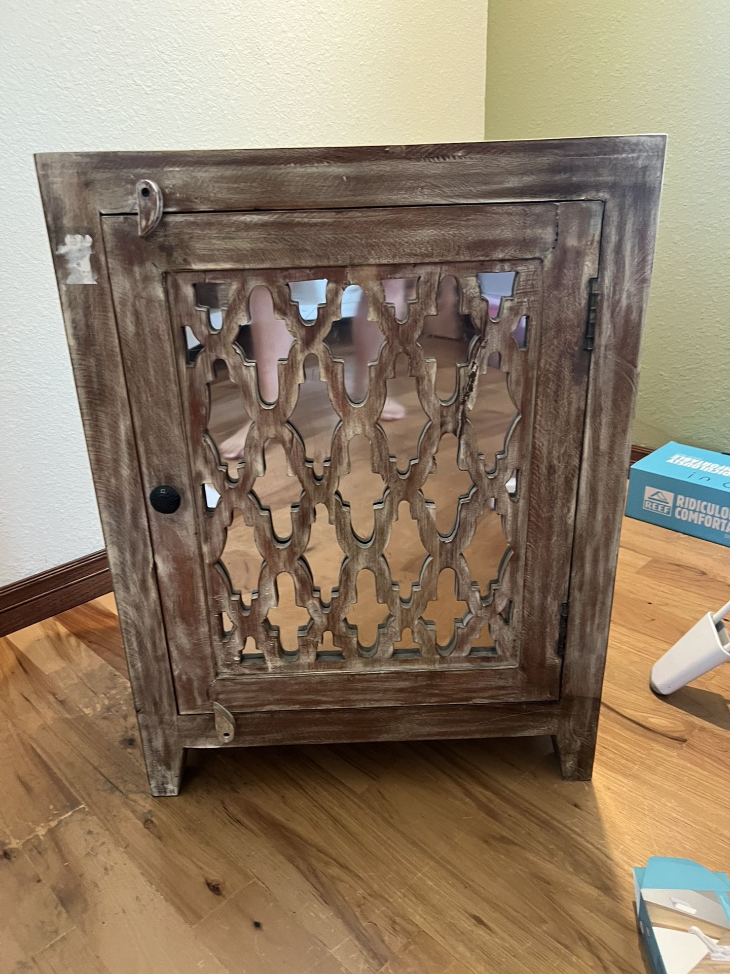 Rustic nightstand (1)