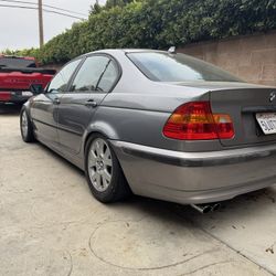 2004 BMW 325i