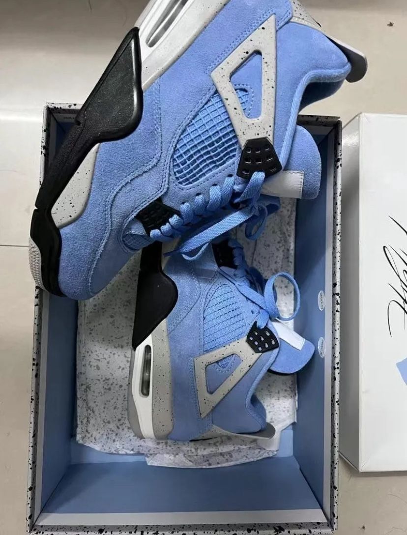Jordan Unc 4s