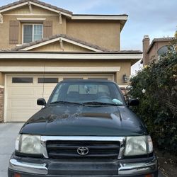 1st Gen Toyota Tacoma 