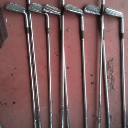 Old Set Of Golf Glubs With Bag/Cart