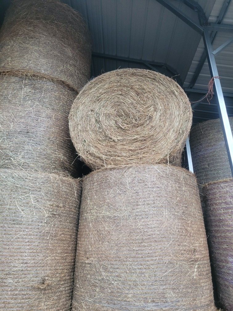 4x4 Round Bales 