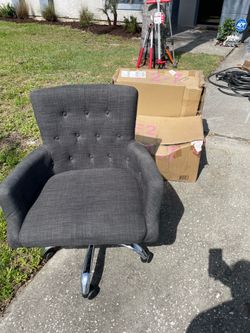 Rolling desk chair
