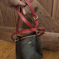 Coach Signature Purse