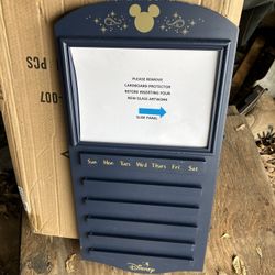 Disney Perpetual Calendar Collection With Thomas Kinkade Art