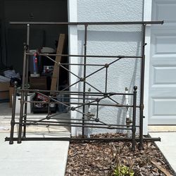 Full Bed Frame/Mattress