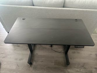 Height adjustable standing desk (Black)