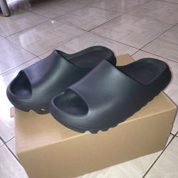 Yeezy Slides 