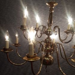 CLASSIC 2 TIER WILLIAMSBURG 12 CANDLE GLASS POLISHED BRASS 27"W X 23" CHANDELIER