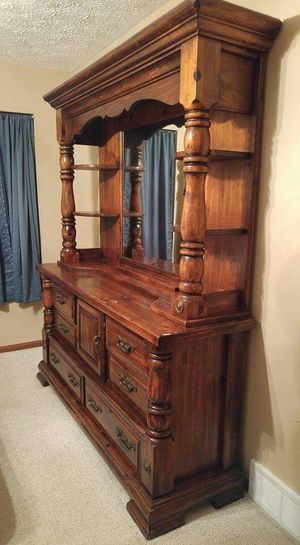 Vintage Paul Bunyan King Size Bedroom Set For In Painesville Oh Offerup