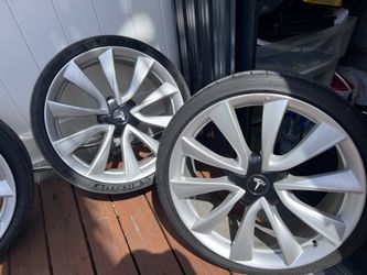Tesla Model 3 Performance OEM wheels