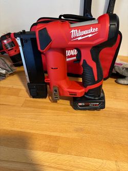 Milwaukee Pin Nailer