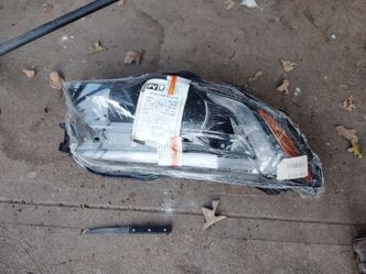 Car light new LEF head light right side  Honda pilot
