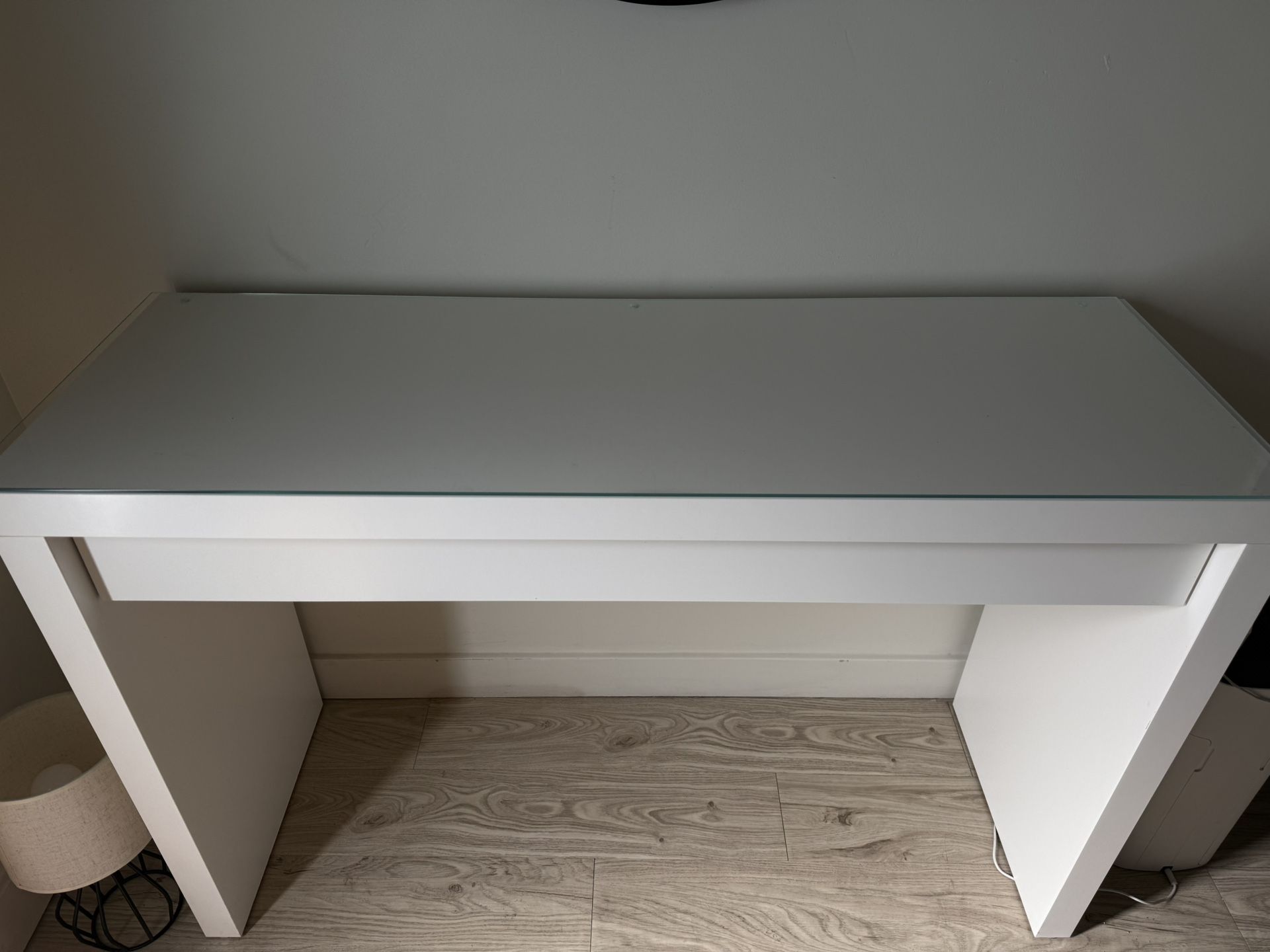 Vanity - Entry Table 