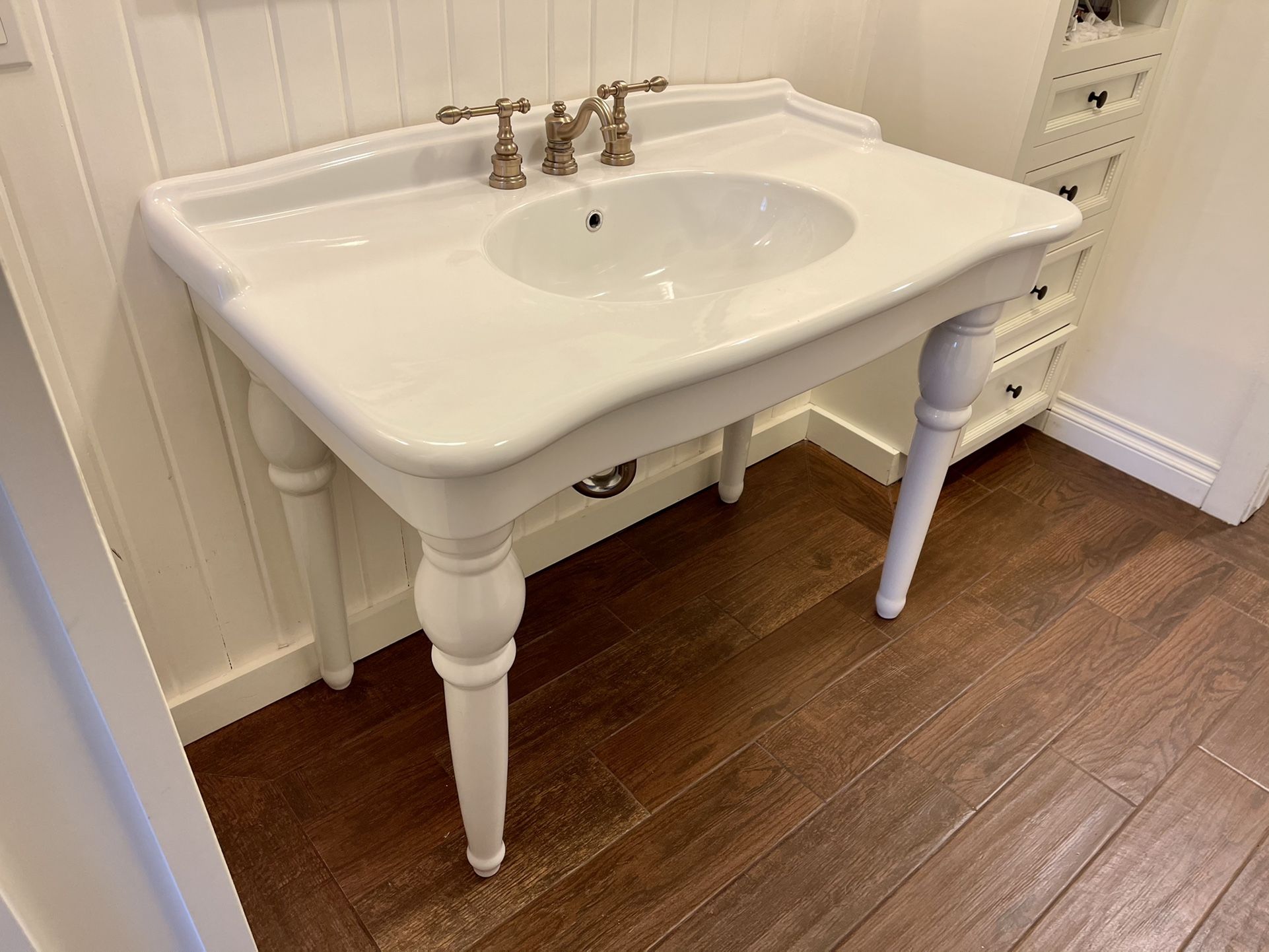 Porcher Pedestal Wall Sink Bathroom Vanity