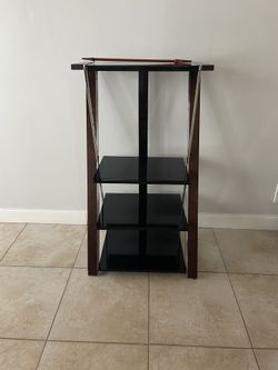 Shelf With Ample Space 