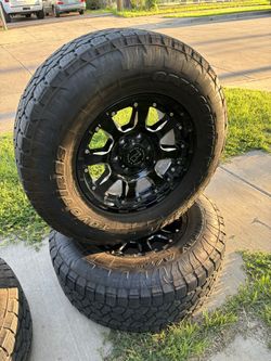 Tires Toyo Y Rines Rino
