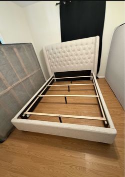 Queen-Sized Tufted  Platform Bed