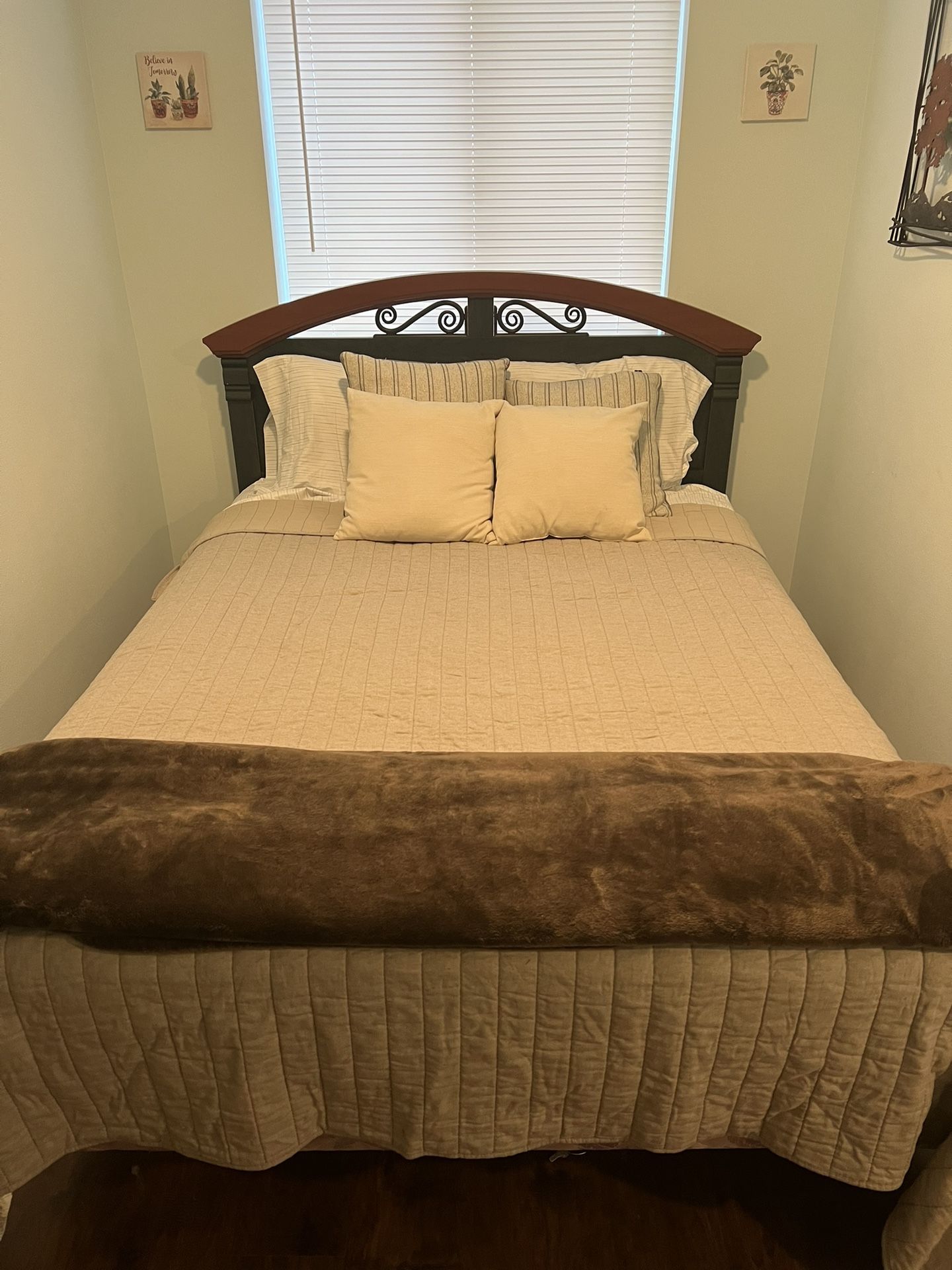 Bed set with Headboard Night Stands and Mirror