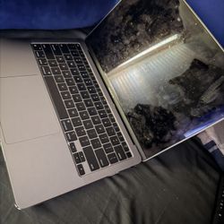 Selling MacBook Laptop And iPad Air