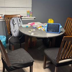 Dining Room Table And Chairs 