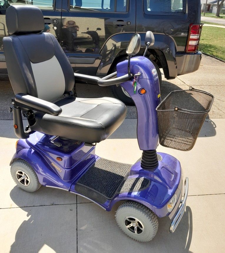 Mobility Scooter WITH Lift Included