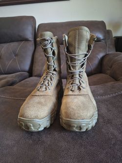 9.5/10  SV2 Rocky Steeltoe Military boots